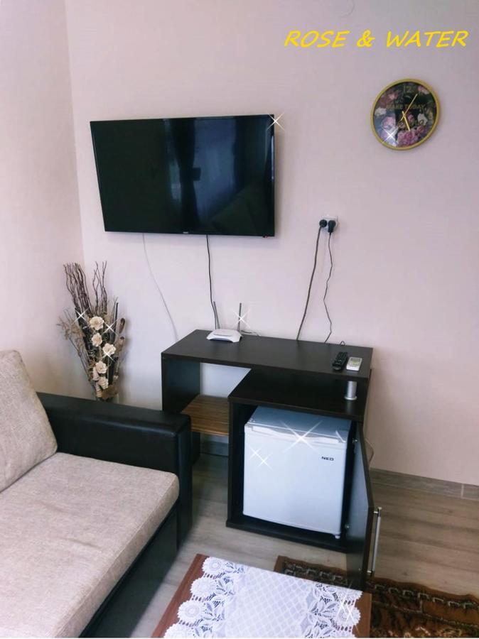 Rose & Water Guest House Pavel Banya Esterno foto