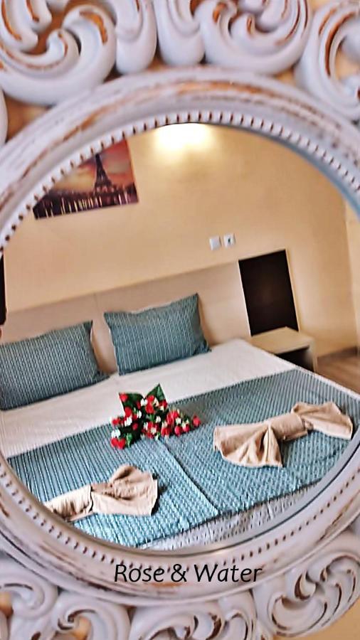 Rose & Water Guest House Pavel Banya Esterno foto
