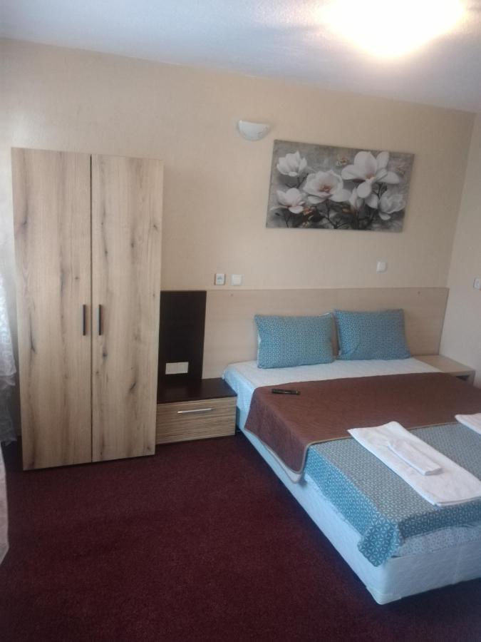 Rose & Water Guest House Pavel Banya Esterno foto