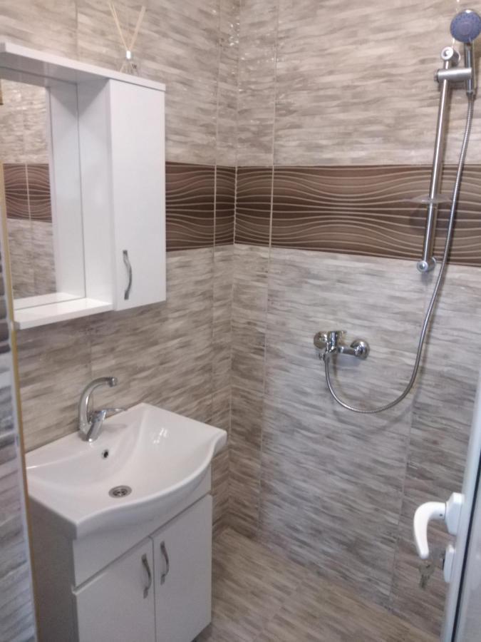 Rose & Water Guest House Pavel Banya Esterno foto